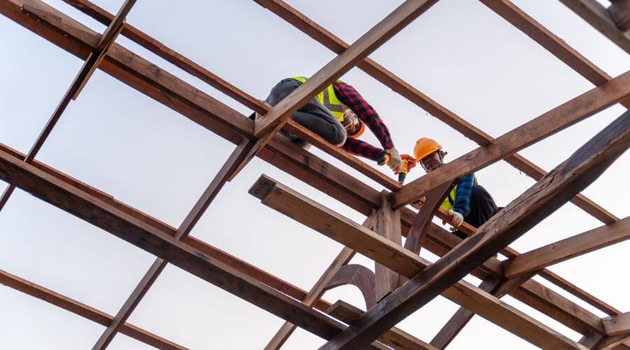 Professional residential roofers in Talent, OR